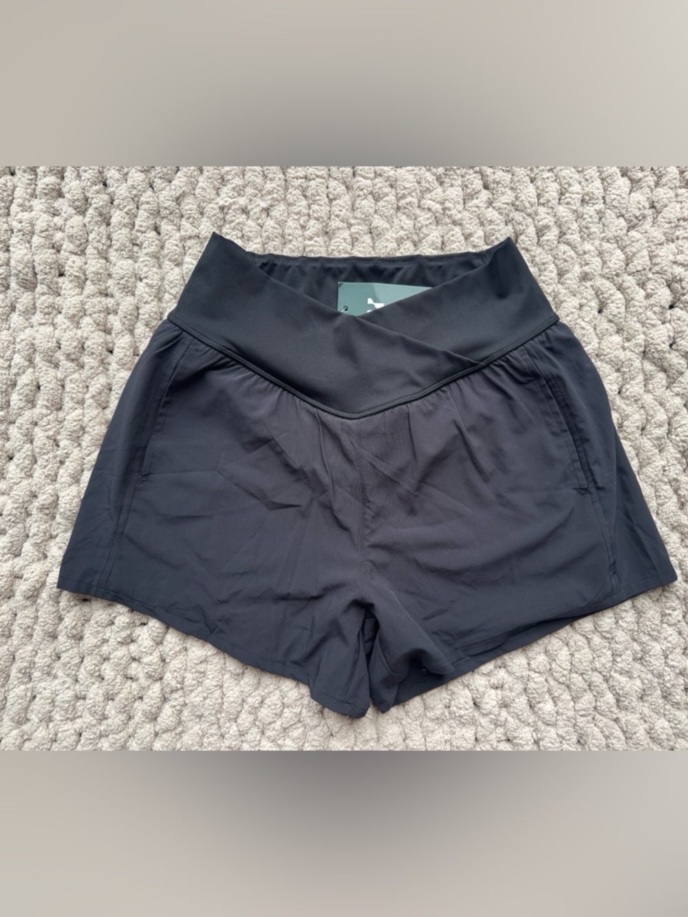 HALARA Breezeful™ High Waisted Crossover 2-in-1 Quick Dry Yoga Short Size Large